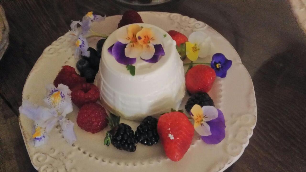 Bed And Breakfast Papillon Perledo Bagian luar foto